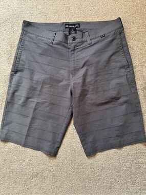Men’s Travis Mathew Lifestyle 10” Golf Shorts Size 34
